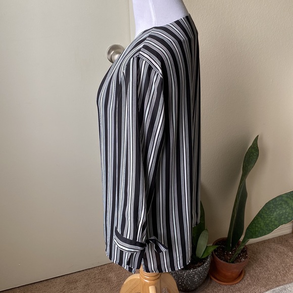 FINAL SALE Striped blouse with ties at wrists - Picture 2 of 7